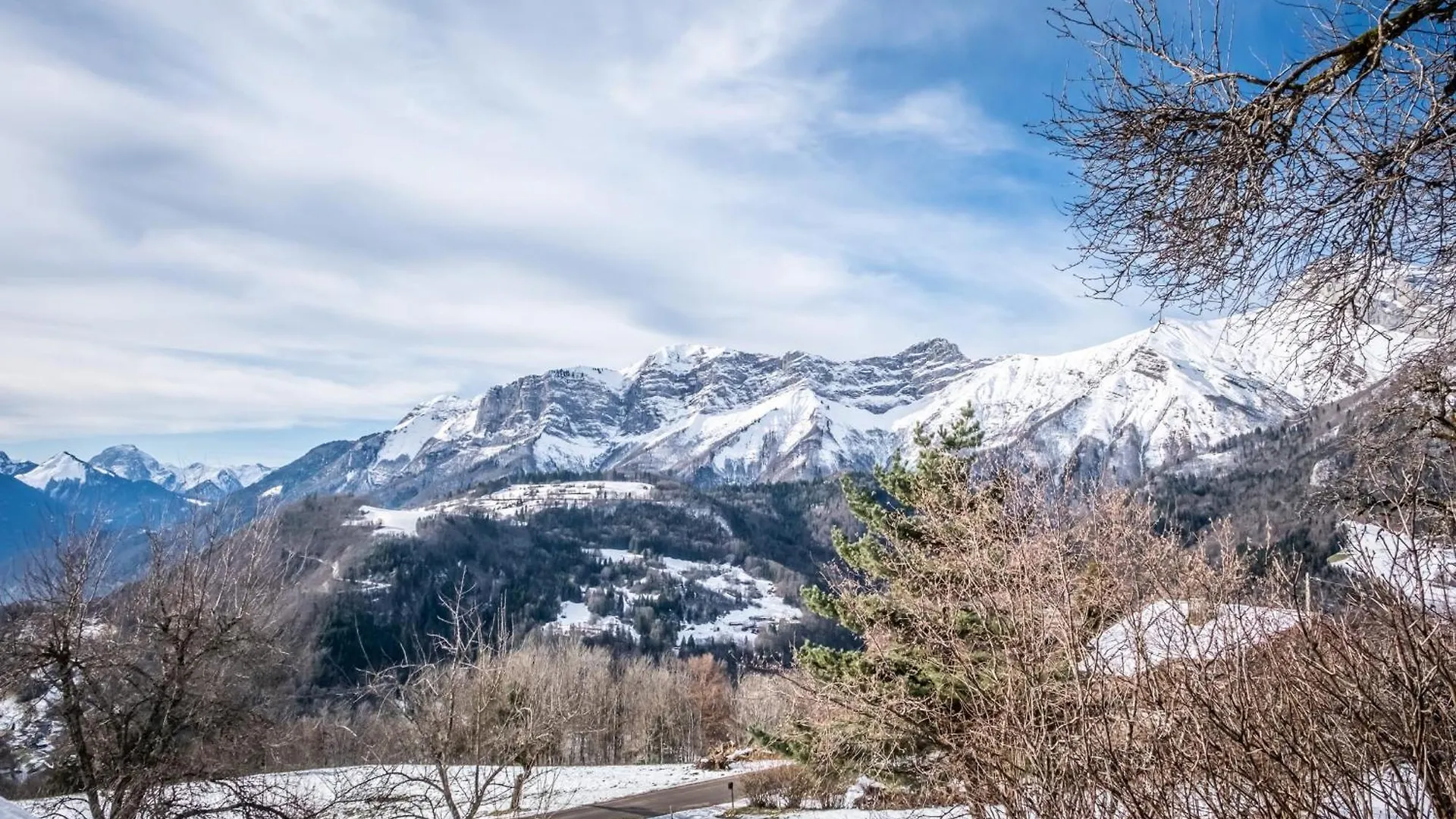Slow Chalet De L'Ourse - Charming Old Chalet Stunning View Sauna Pets Ok Serraval